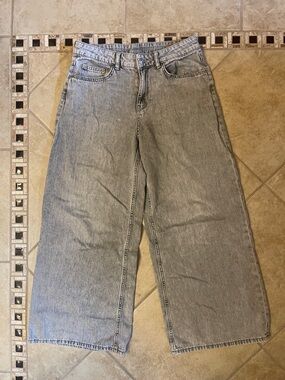 H&M Women's Wide Leg Jeans in Light Gray Wash Divided Brand Size 4